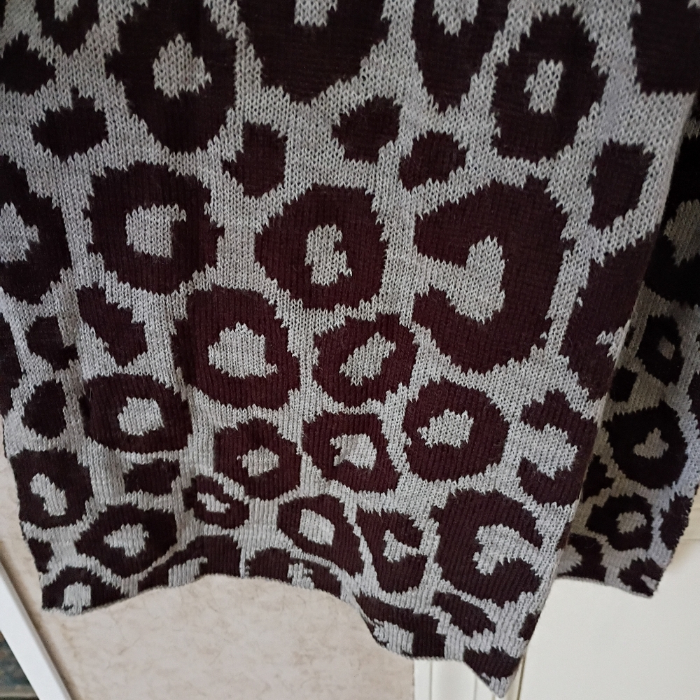 NWT.Aqua Animal Print Wool Scarf in Brown and Gray - Picture 7 of 8